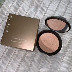 ✨Becca Cosmetics Shimmering Skin Perfector in Champagne Pop✨